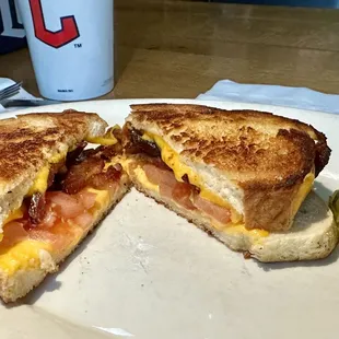 The Hilltopper (grilled cheese with tomatoes and bacon)