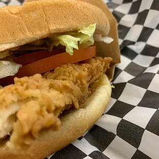 Crispy chicken sandwich