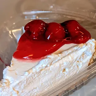 Cherry Cheesecake Pie | Instagram: @telephonesmoothie