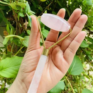 Rose quartz roller