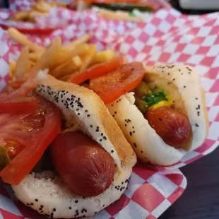 Chicago dog, Skip&apos;s