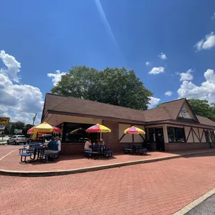 Skip&apos;s Chicago Dogs is a stand alone restaurant.