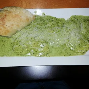 Creamy Pesto Ravioli