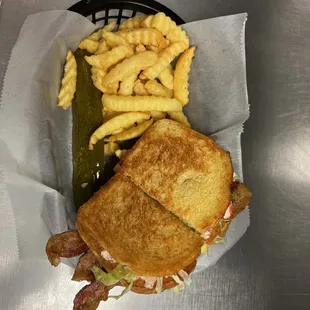 Skippers was Delicious  Hoghly recommend and please try the Lobster Roll Club and Wings!!! So Good!!!!