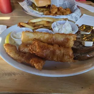 Delicious fish fry, little grease and fresh, no fishy smell or taste. Highly recommend!