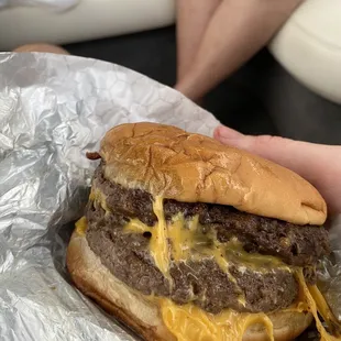 a cheeseburger