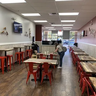 sushi and sashimi, interior