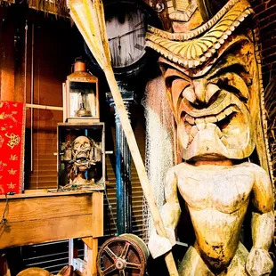 This is how to enjoy FANTASTIC COCKTAILS - in a bar setting that's as memorable as the drinks they serve !