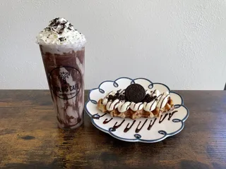 Yolo’s Cafe