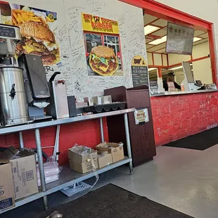 Love the graffiti on the walls, very appropriate in Deep Ellum.