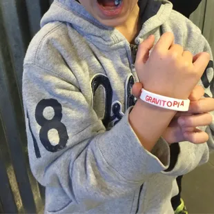 Color-coded wrist bands to keep track of sessions