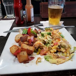 Sunday breakfast at the Box!   Great omelet and great service. Big thanks the Chef Matt and Bartender Alicia.  Excellent start to the day!