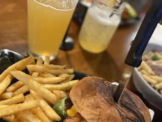 Oscar Tortola Group Diamond Taproom