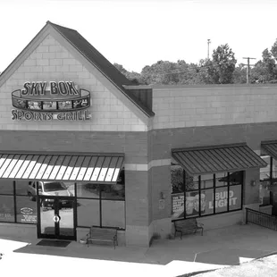 Skybox Sports Grill 2.8 miles to the east of Highland MI dentist Milford Dental Care