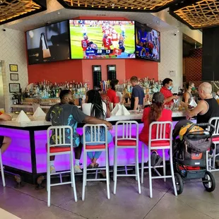Best overall sports bar in Waikiki-- maybe all of the islands!