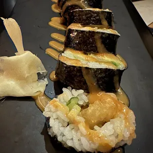 Shrimp tempura roll - fresh 7 out of 10.