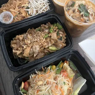 Pad Thai, pad see ew, papaya salad, Tom yum soup, panang curry