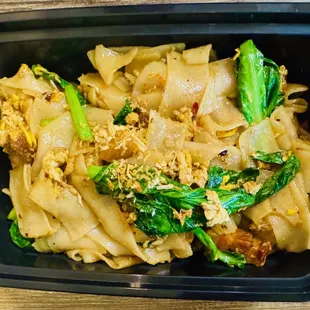 Pad See Eiw Beef