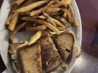 M & M Restaurant & Lounge