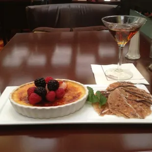And for the finish....creme brûlée!!!! With a little cognac to wash it down....but in a martini glass?!!!! Hmmmm