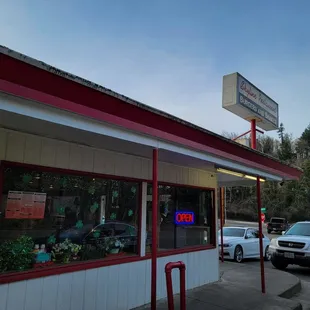 a view of the outside of the restaurant