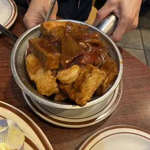 Braised tofu with seafood