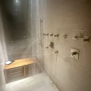 Steam/shower room with 7 shower heads
