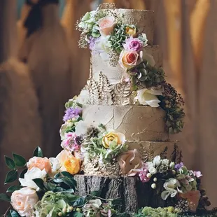 Enchanted Forest Gold Cake with Sugar Paste ferns ans Fresh Floral Garland