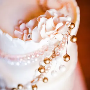 Sugarpaste Flowers and beads never stop giving you striking fantasy and romance