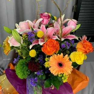 Beautiful mixed flower arrangement!