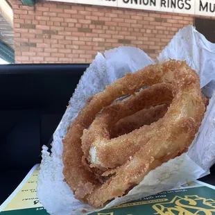 Onion Rings - Very fresh but because of that, the batter kinda just falls off quite a bit. Still tasty though.