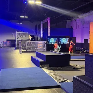 Interactive iWall game