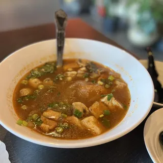 F4. Tum Yum Glass Noodle Soup