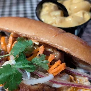 Bahn B (smoked pork belly, Vietnamese glaze, pickled veggies) and Smoked Gouda Mac