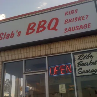 the outside of the restaurant