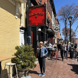 Slainte Irish Pub