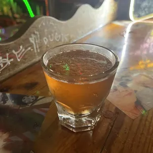 Washington Apple (shot)