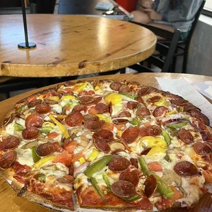 Veggie Pizza - Lg 14&quot; (add pep)