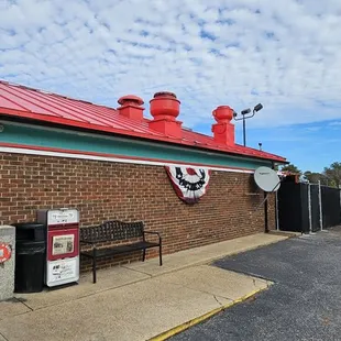 the outside of the restaurant