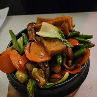 Crispy Rice in Clay Pot - Tofu and Veggies