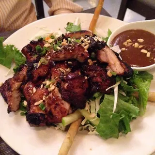 Grilled Chicken Salad with Peanut Dressing