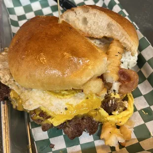 Fry Street Crawl (Beef patty, egg, bacon, cheddar cheese, French fries)