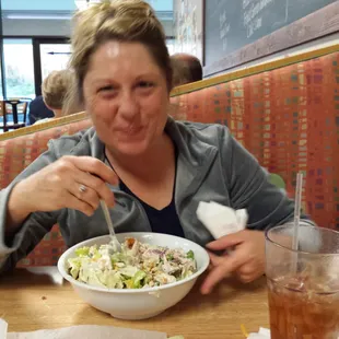 Deanna slappy happy about her salad!