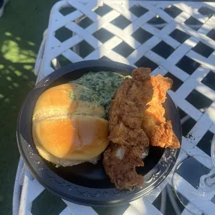 food, chicken wings and fried chicken