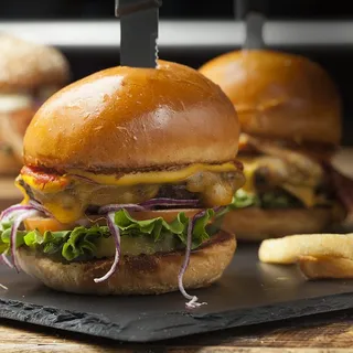 Backyard Classic Burger