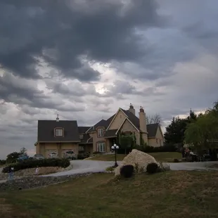 JLY 28TH 2012 , A BEAUTIFUL E VENING UNDER THE CLOUDS, LISTENING TO NICE MUSIC, DRINKING WINE.