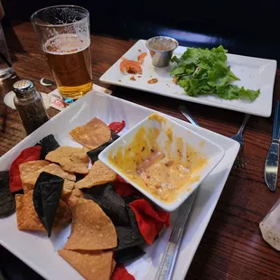 Queso was bland and burgers and soup was definitely lacking seasoning, I honestly wouldn&apos;t eat here again