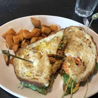 Pulled Chicken Sandwich