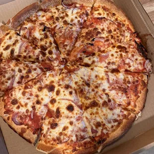 Large Pizza with Pepperoni and Onion