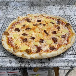 Hawaiian Pizza, pineapple and bacon